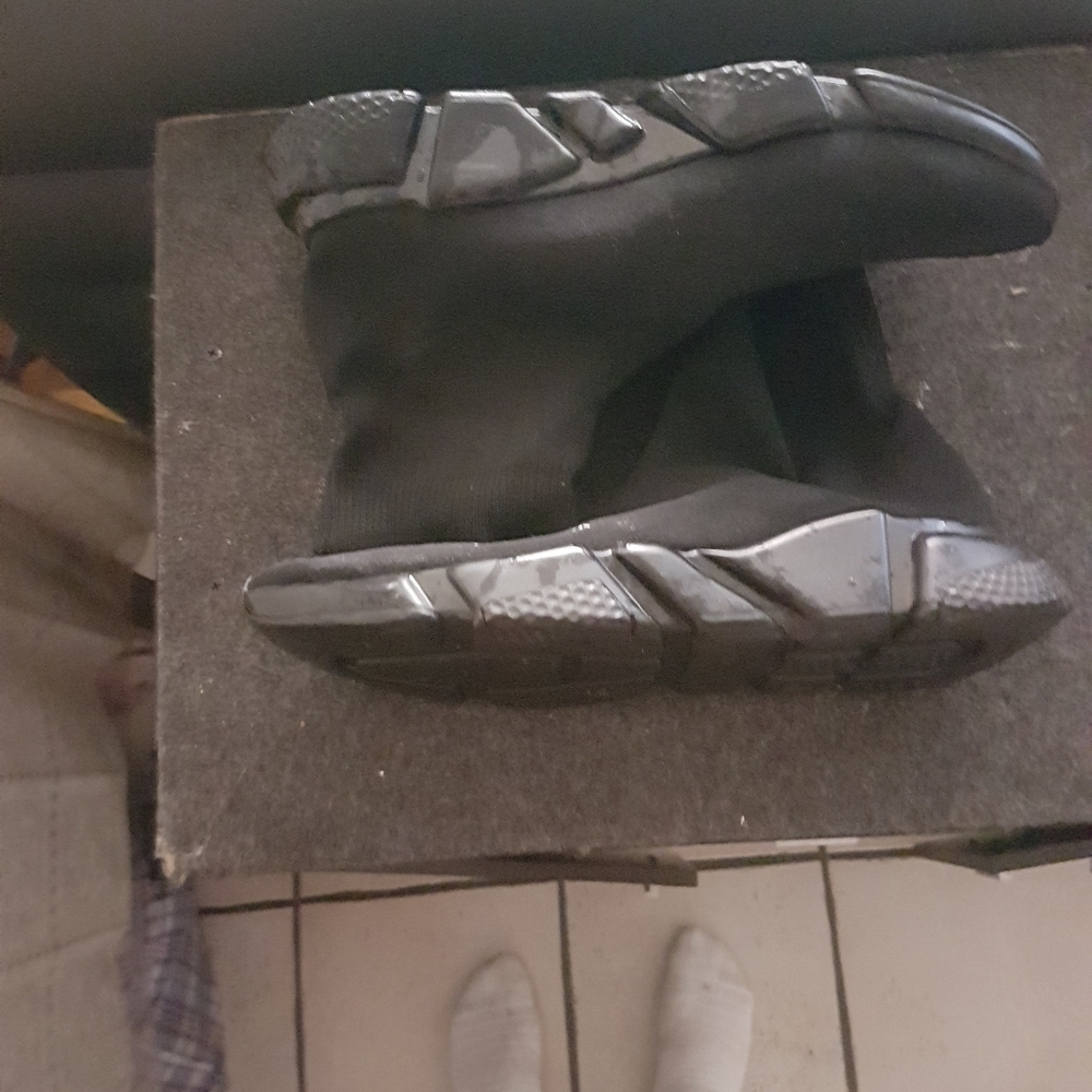 Balenciaga kicks for sale - Picture 3 of 3